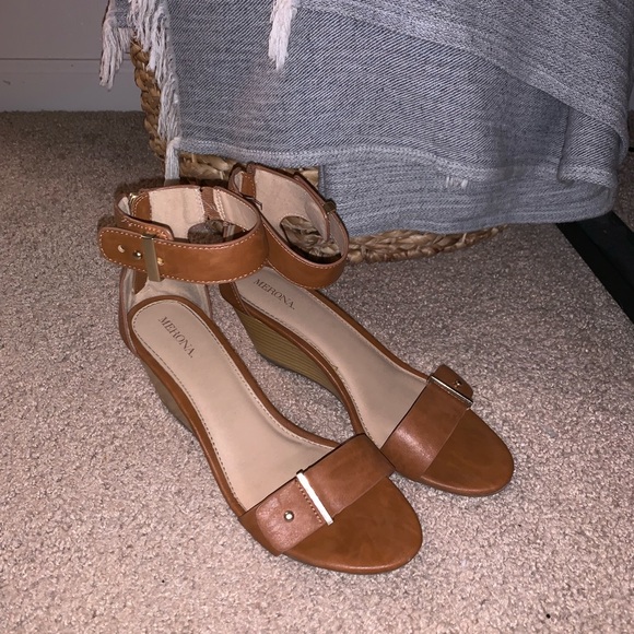 Wedge sandal - Picture 1 of 3